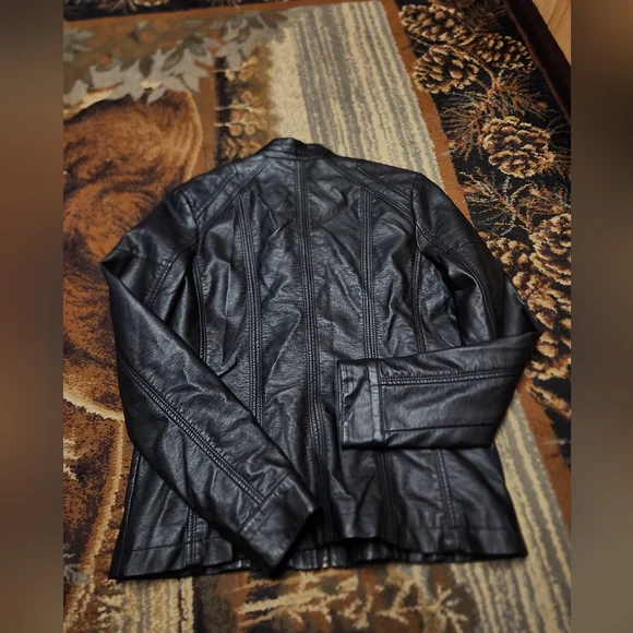 Jacket - Picture 7 of 9